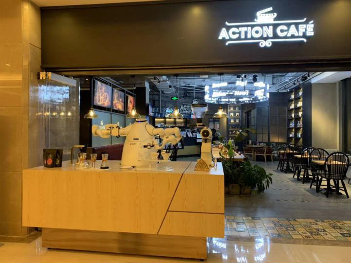 หุ่นยนต์ชงกาแฟ 60 ถ้วย ช้อปปิ้งมอลล์ รินกาแฟอัตโนมัติ