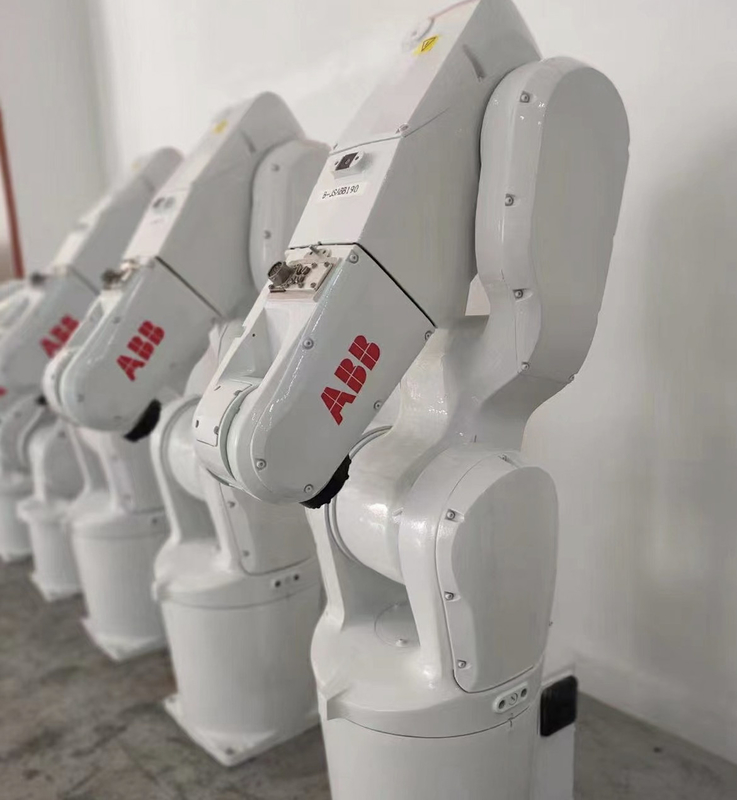 ABB IRB1200-5/0.9 แขนหุ่นยนต์อุตสาหกรรม 6 แกนทำงานร่วมกับ Vision Robot ได้ดีในการประกอบ