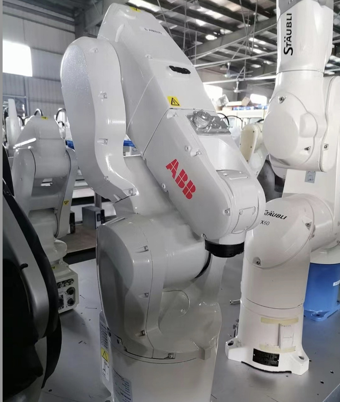 ABB IRB1200-5/0.9 แขนหุ่นยนต์อุตสาหกรรม 6 แกนทำงานร่วมกับ Vision Robot ได้ดีในการประกอบ