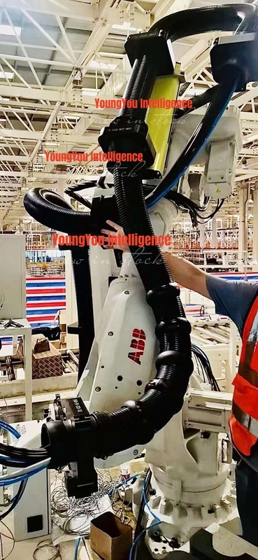 ขายแขนกล Abb Robot ABB IRB 6700 Dispensing Battery Pack Line 2600mm