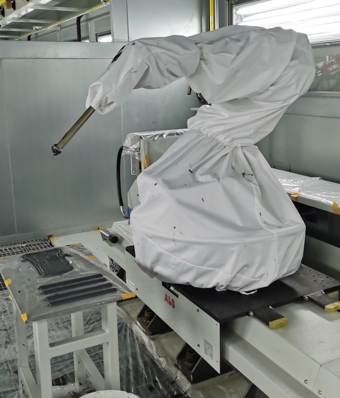 ABB Robot Cover Protection Clothing กันไฟในโรงงานผลิตรถยนต์