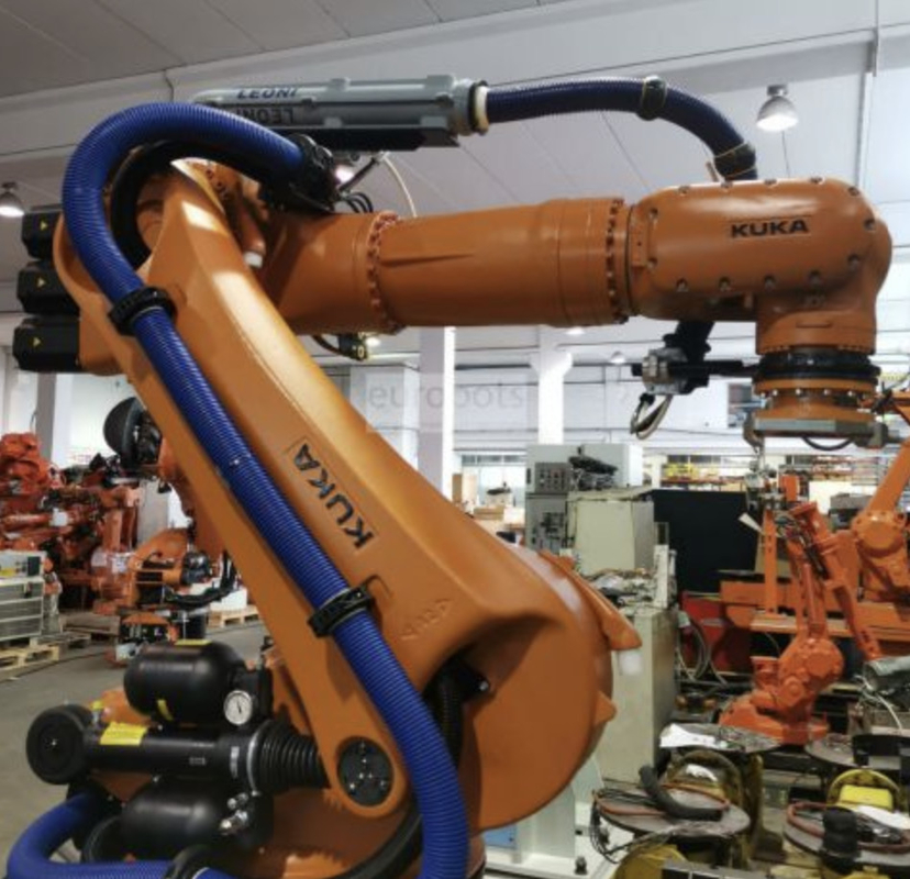Kuka Kr 500 แขนหุ่นยนต์ 6 แกนสำหรับการผลิตที่จับชิ้นส่วนขนาดใหญ่หนัก 500 กก