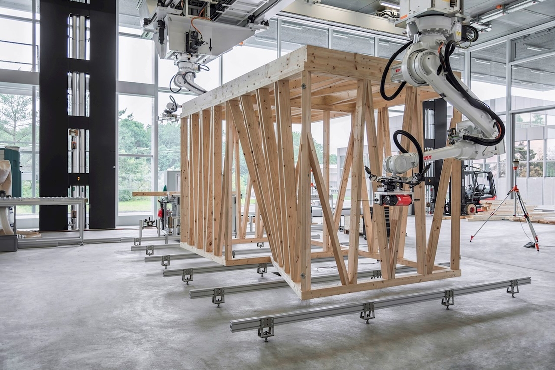 Spray Multi Abb Robot Arm สำหรับการเชื่อมเหล็กกล้าคาร์บอน โหลด 650 กก. IRB 7600