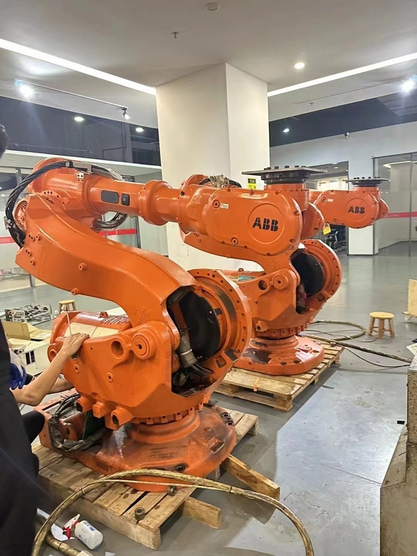 ABB โรบ็อตที่สามารถใช้งานได้อีกครั้ง ด้วยแบตเตอรี่ลิธีอุปกรณ์สําหรับโรงงานอาหาร